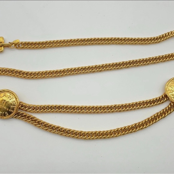 Chanel 31 Rue Cambon Coco Medallion 2 Belt/ Necklace 24karat GD plated W/ Box - Picture 9 of 11